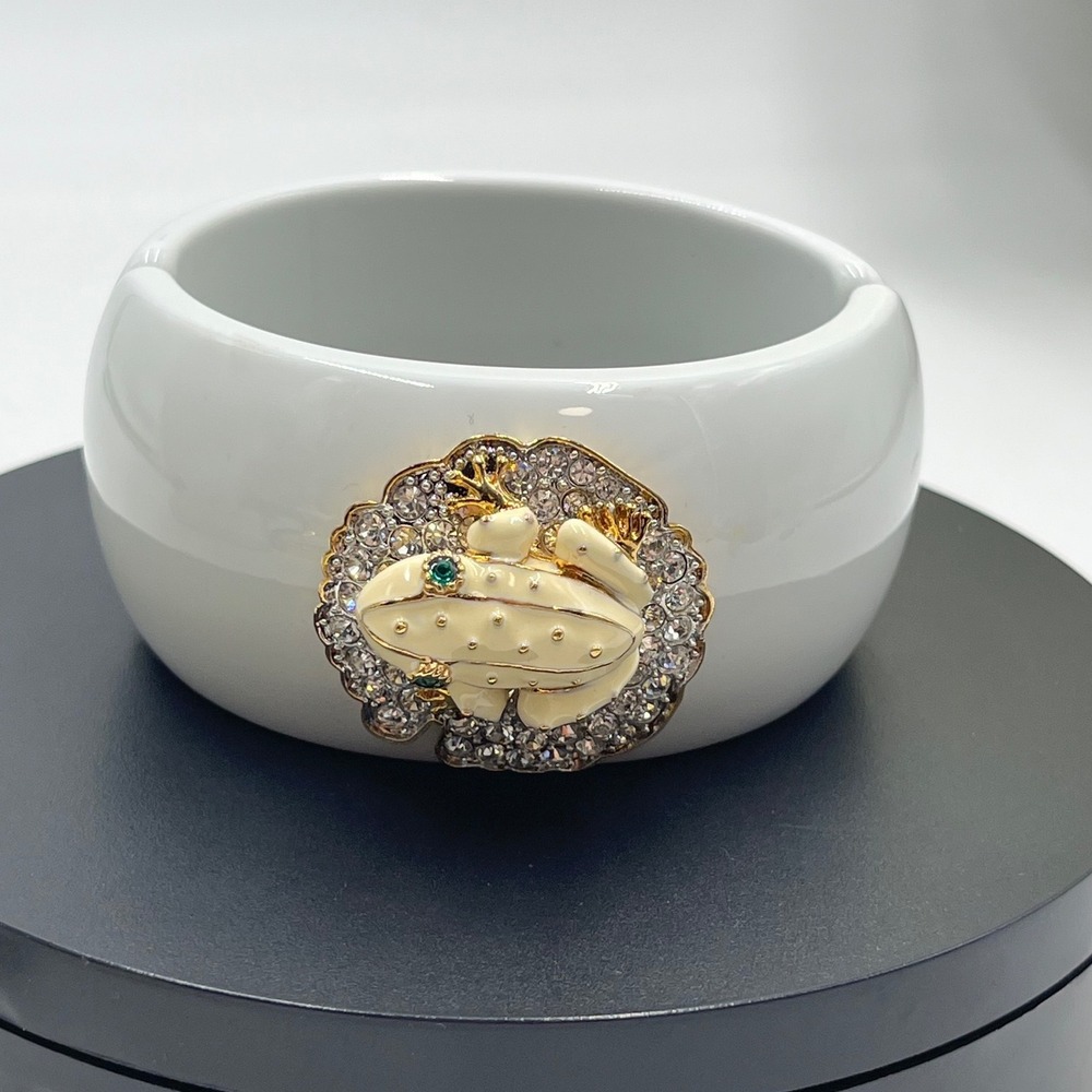 Real Collectibles by Adrienne Arpel
Crystal 3D Frog White Resin Cuff
Bracelet